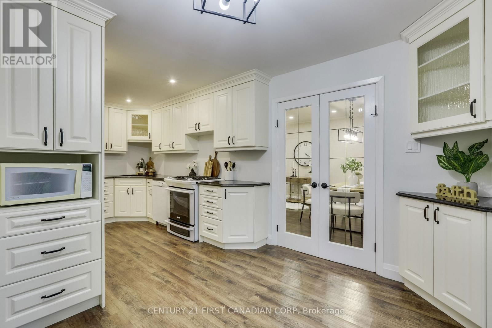 710 WILKINS STREET Image 15