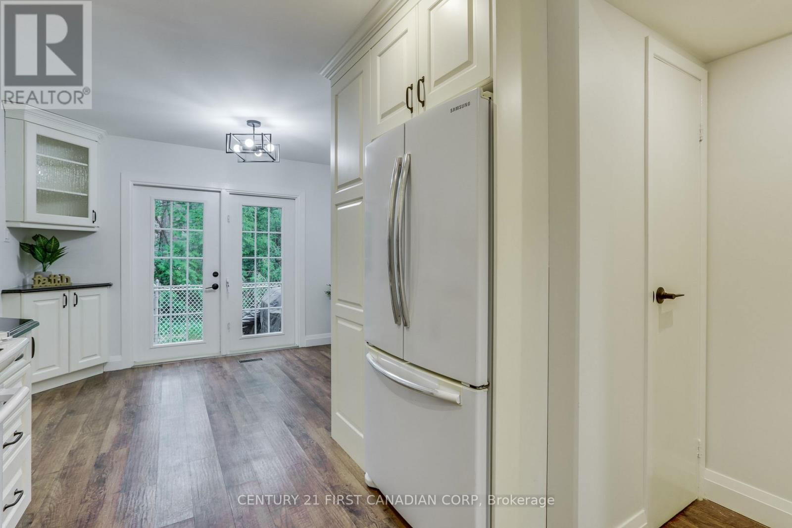 710 WILKINS STREET Image 19