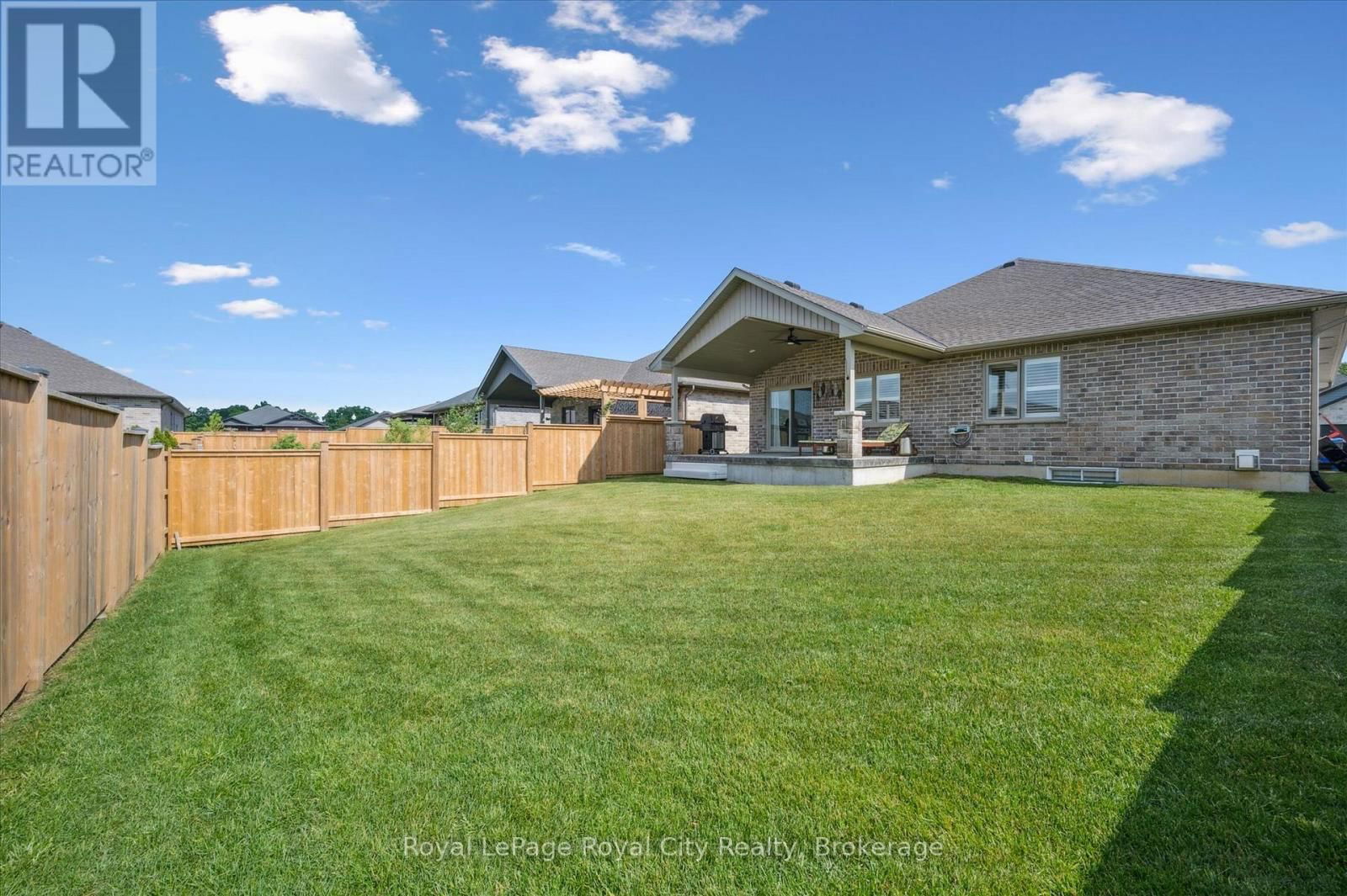 20 WINCHESTER CRESCENT Image 33