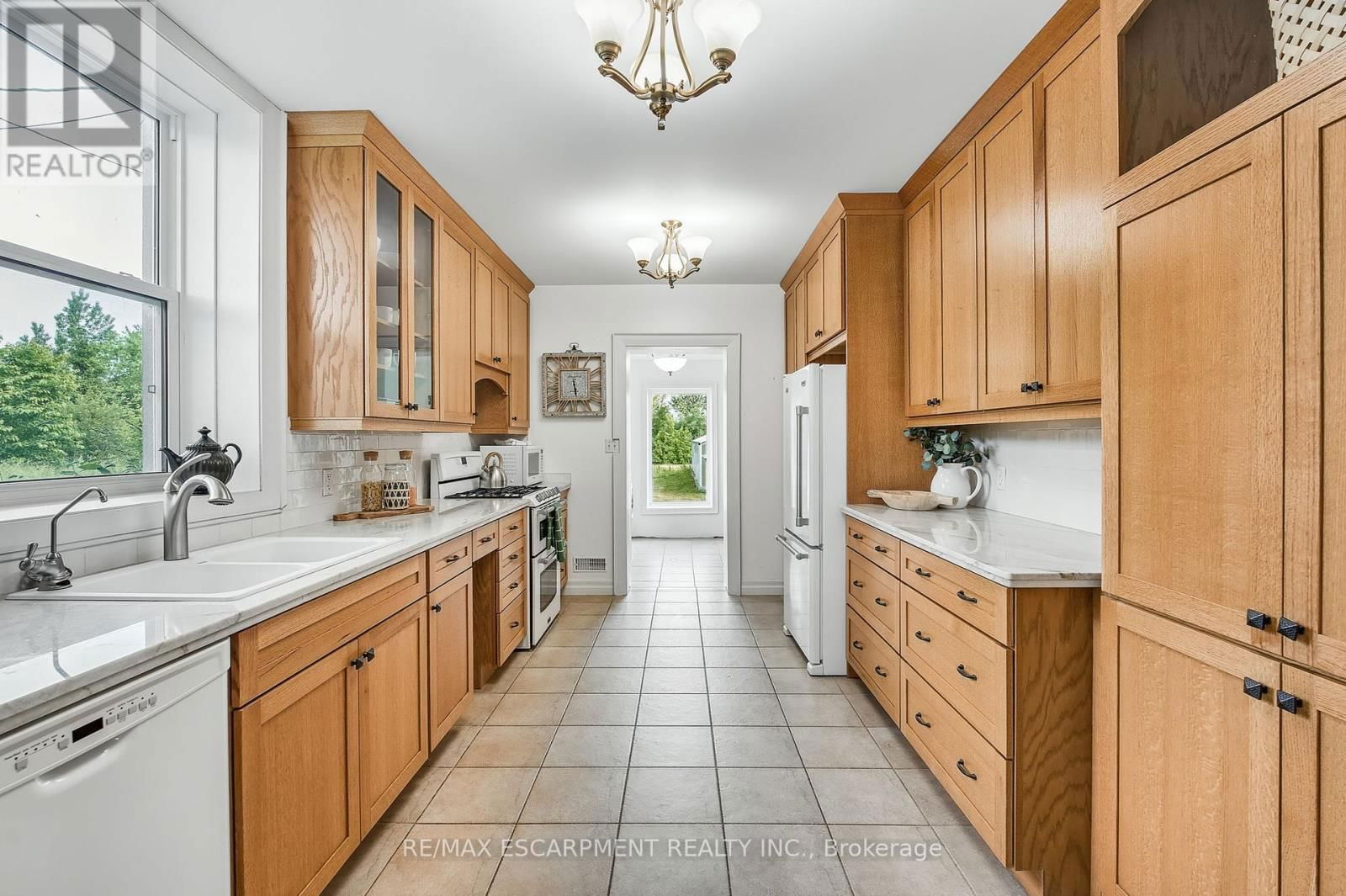 483 HARVEST ROAD Image 10