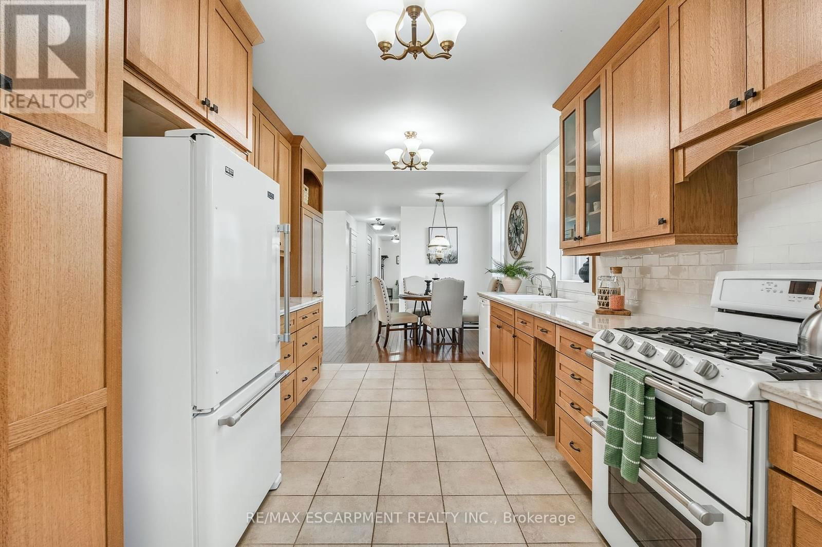 483 HARVEST ROAD Image 11