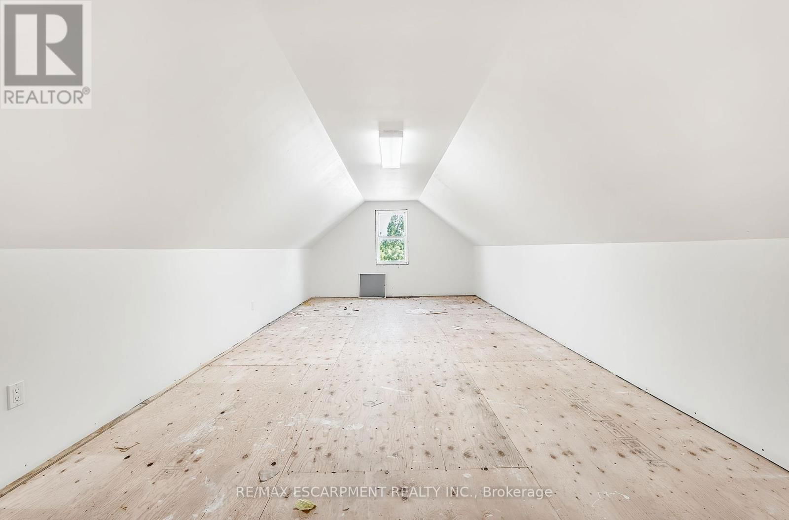 483 HARVEST ROAD Image 23