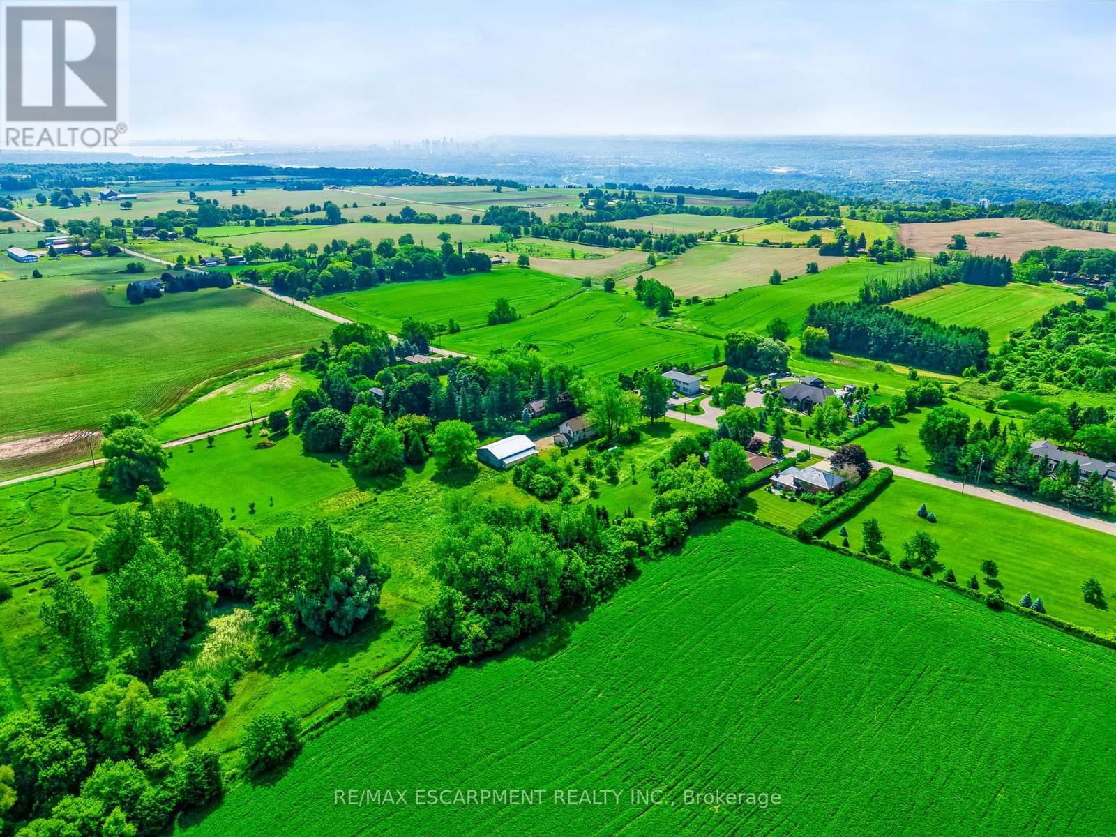 483 HARVEST ROAD Image 33