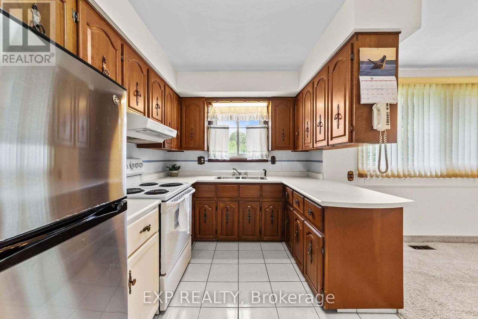 14 PICKWICK CRESCENT Image 10