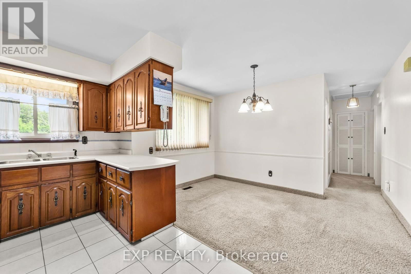 14 PICKWICK CRESCENT Image 11