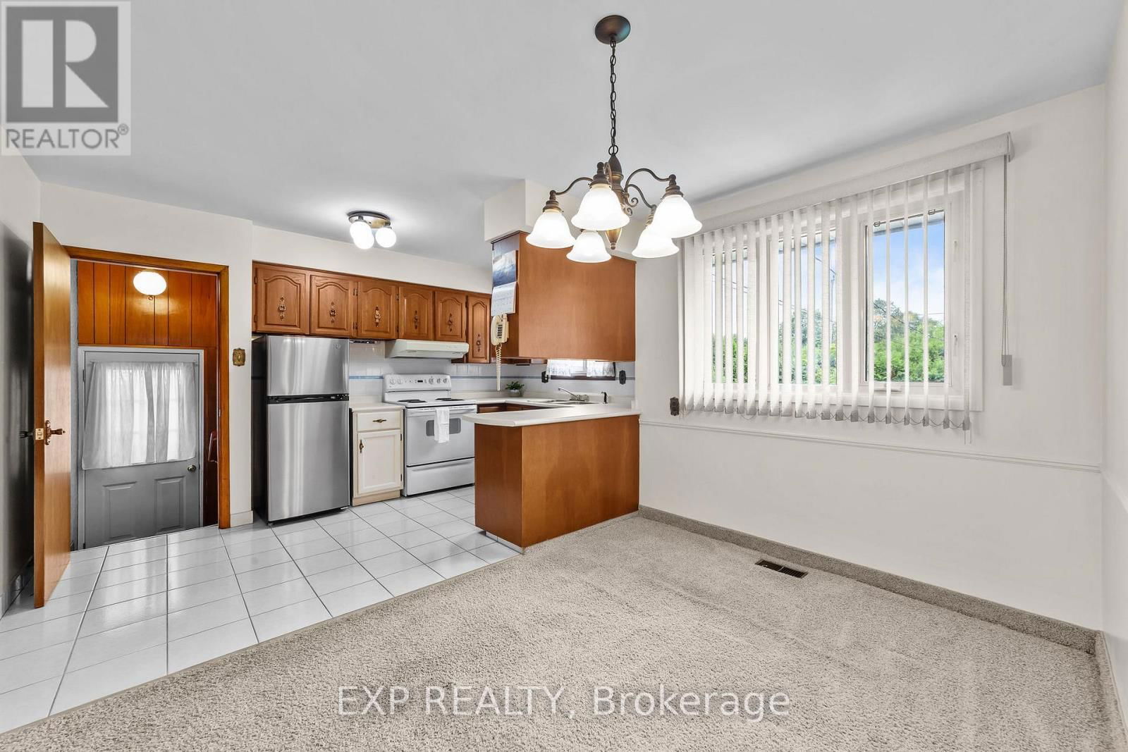 14 PICKWICK CRESCENT Image 12