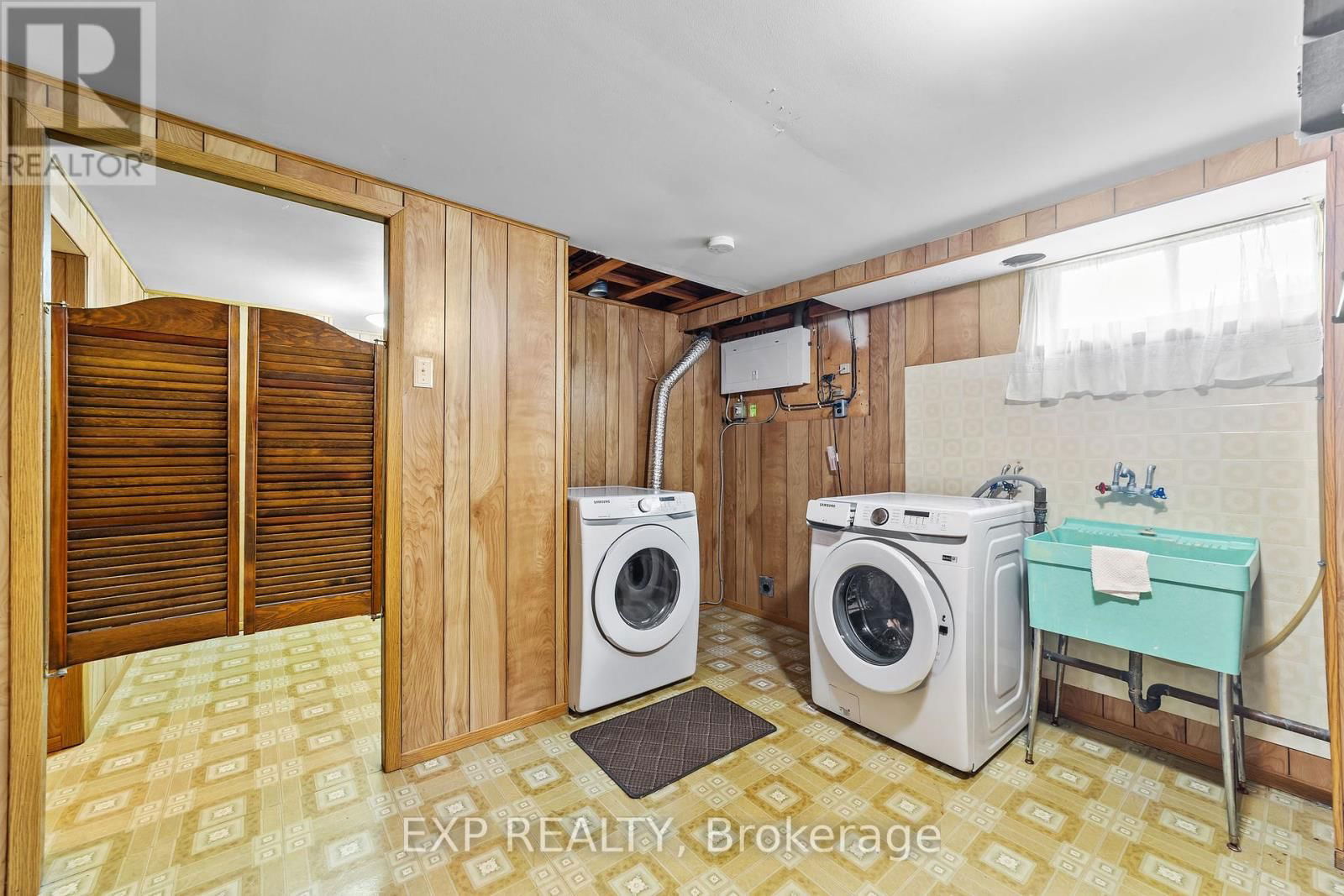 14 PICKWICK CRESCENT Image 20