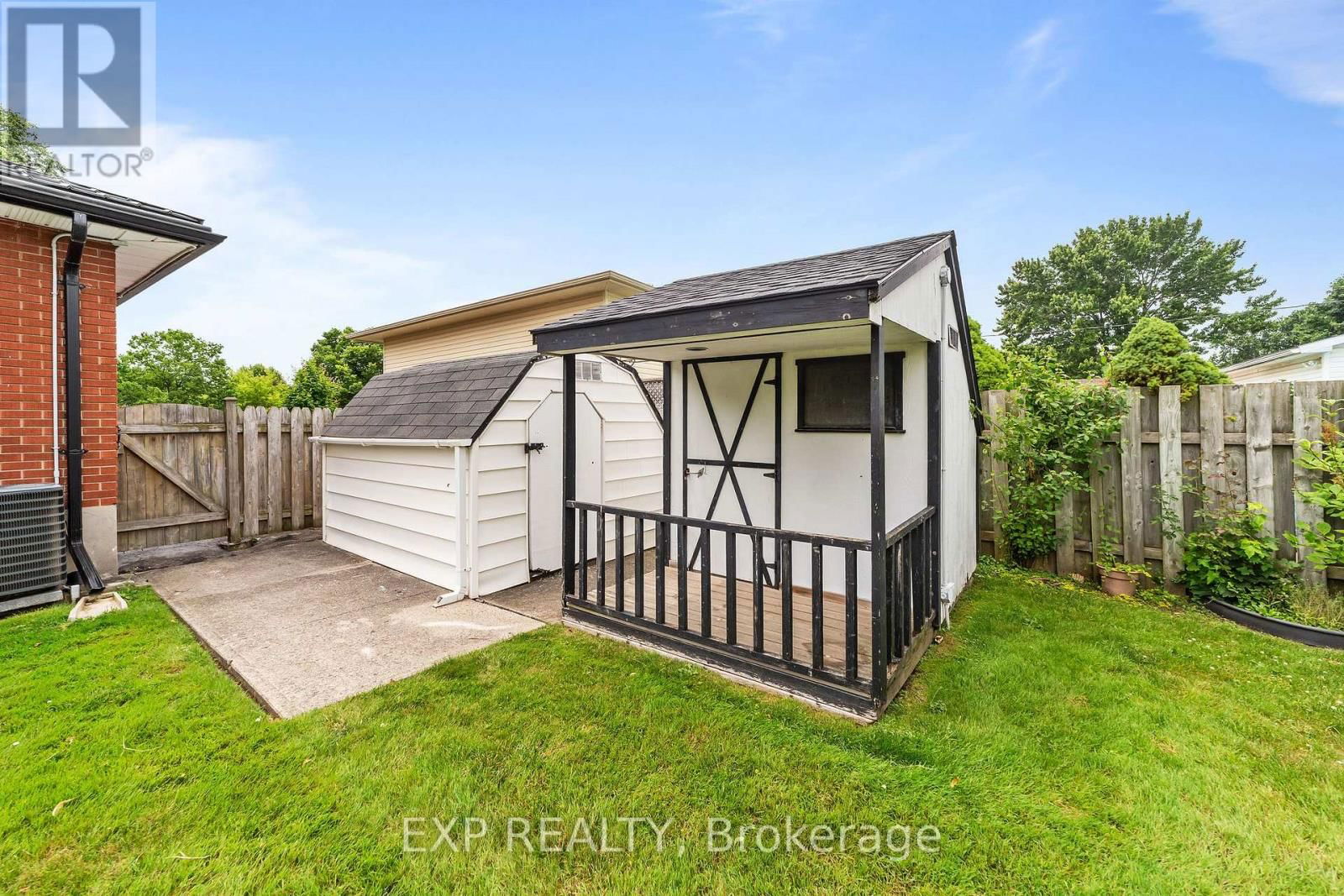14 PICKWICK CRESCENT Image 25