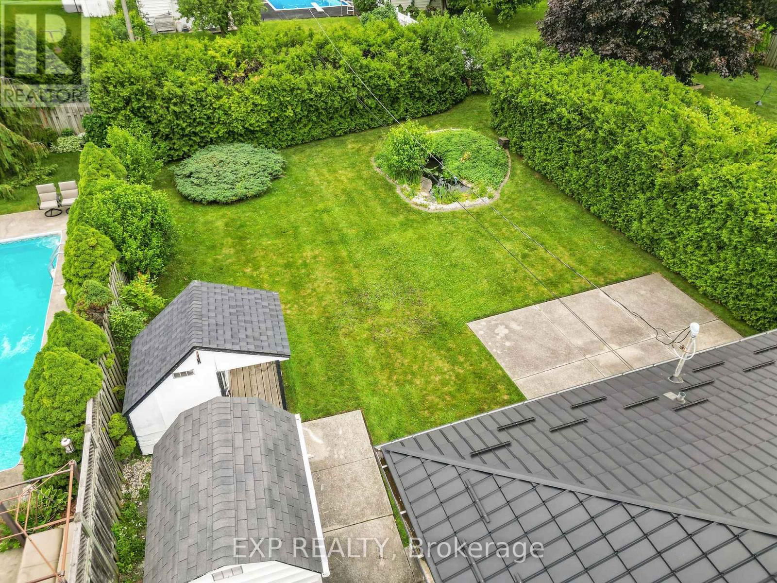 14 PICKWICK CRESCENT Image 29