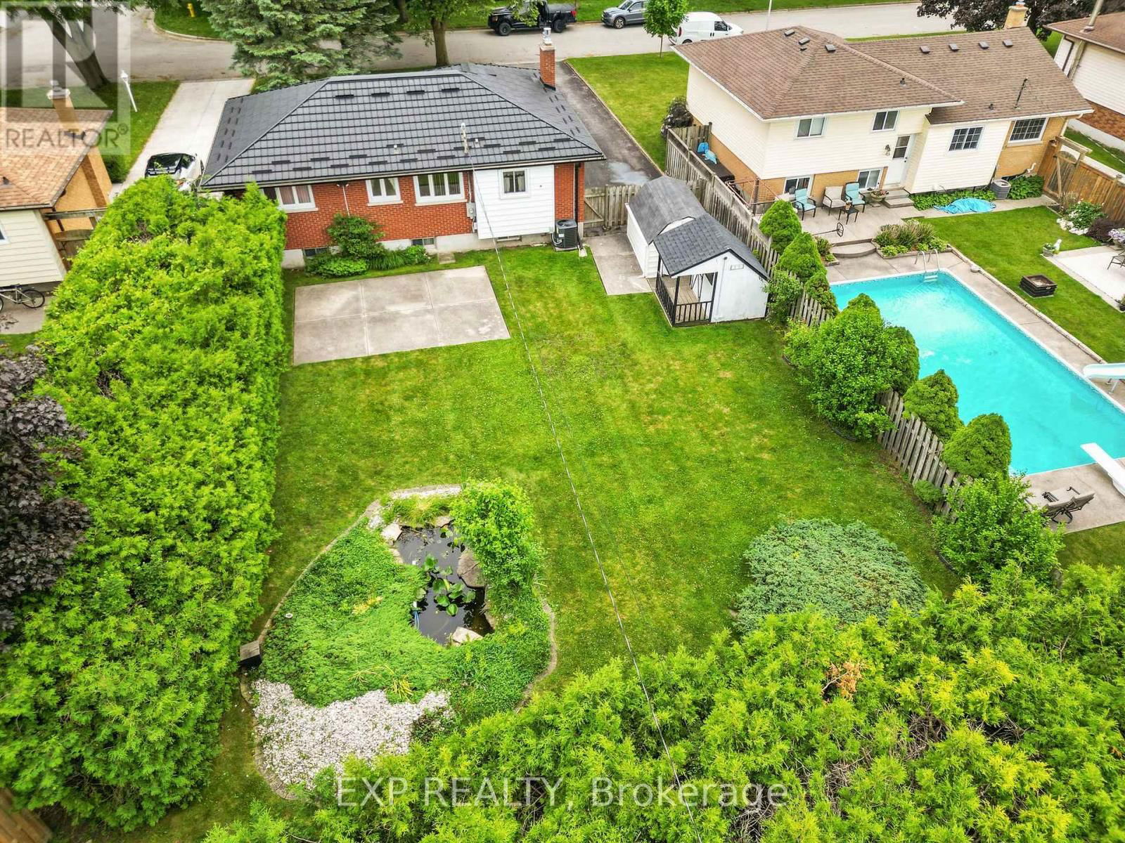 14 PICKWICK CRESCENT Image 31