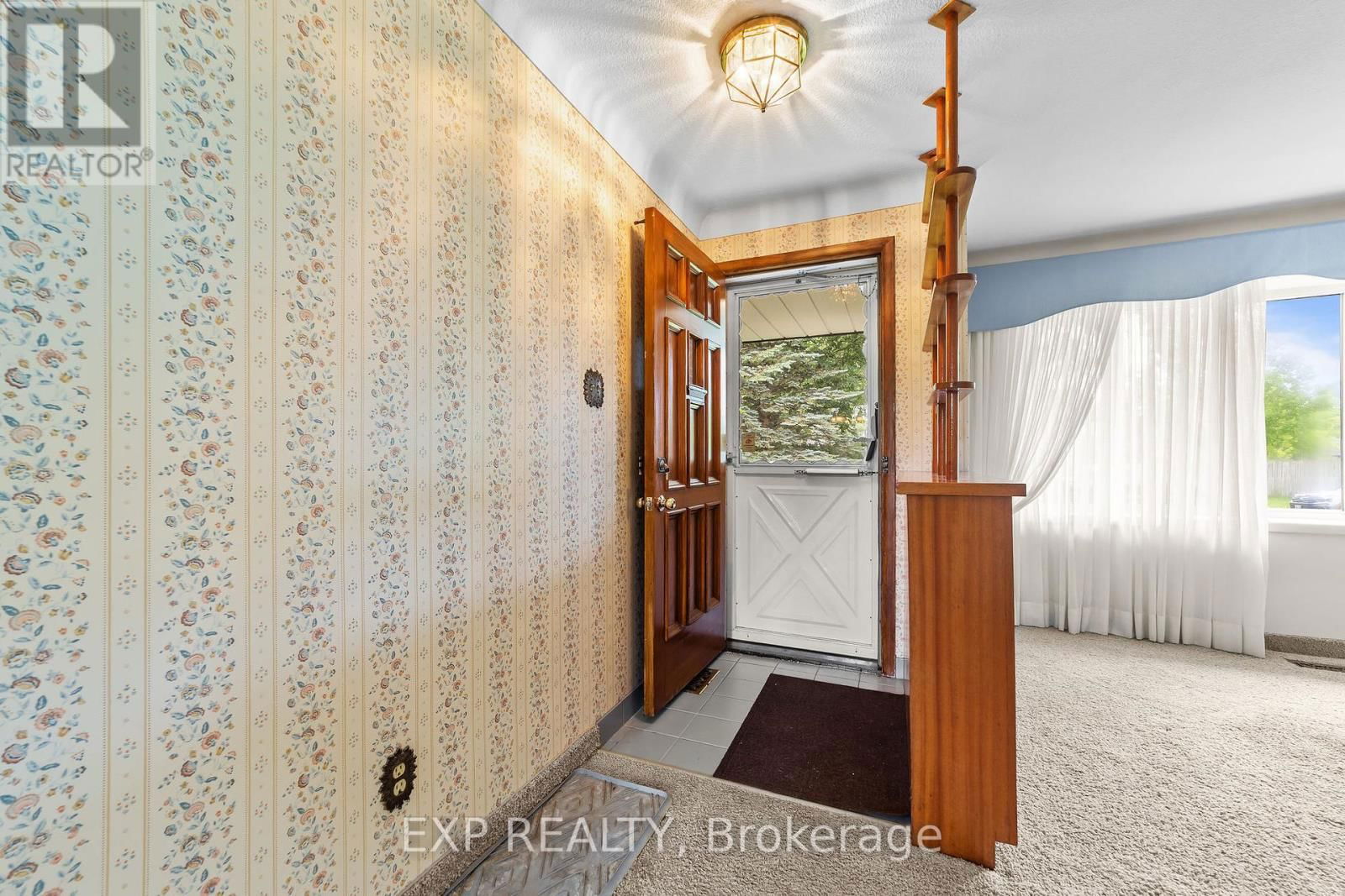 14 PICKWICK CRESCENT Image 5