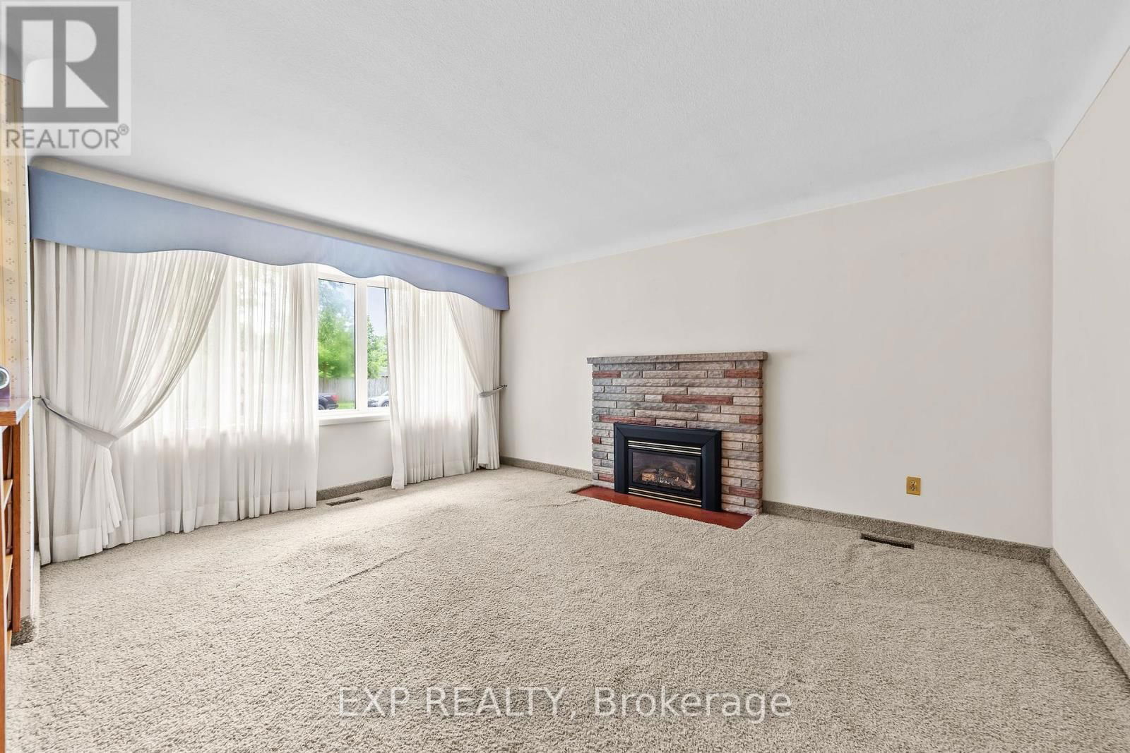 14 PICKWICK CRESCENT Image 6