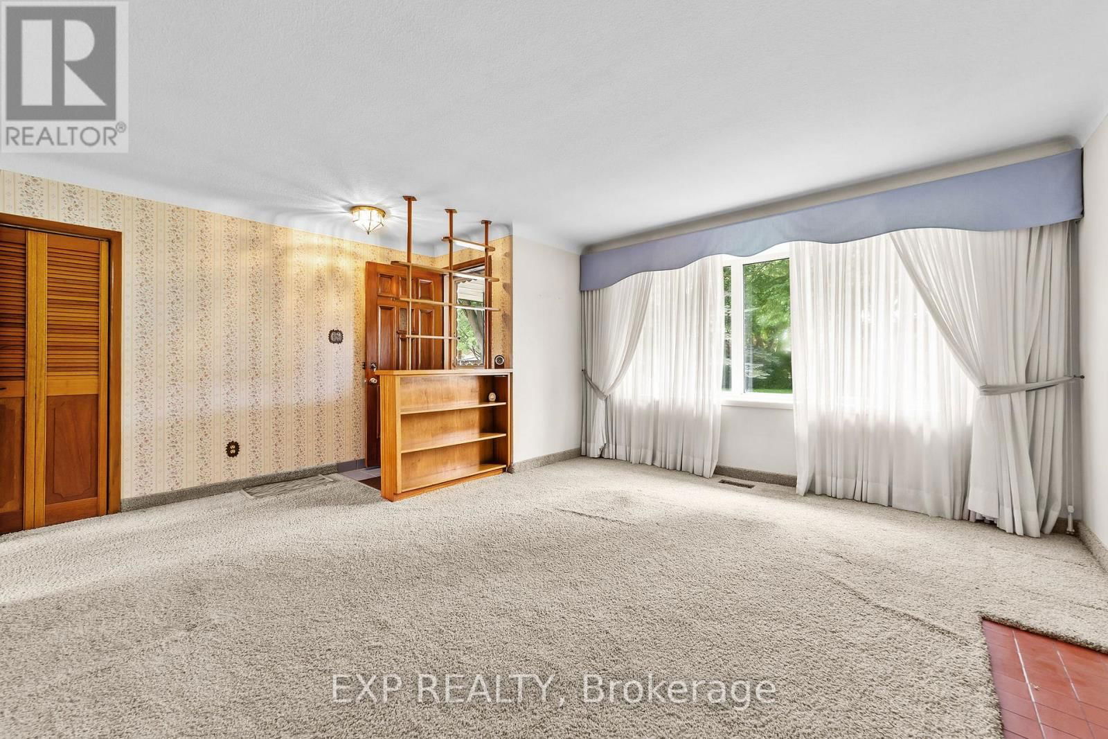14 PICKWICK CRESCENT Image 7