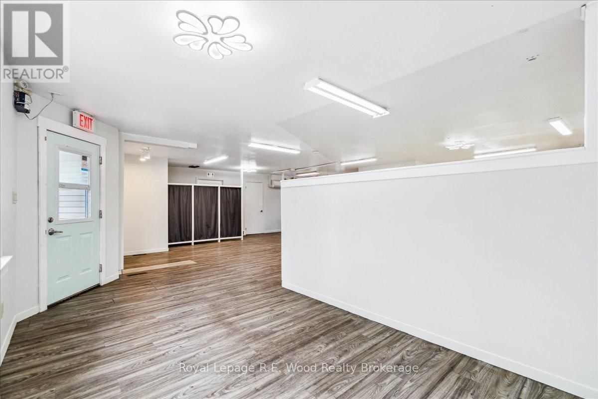 29 WELLINGTON STREET Image 11