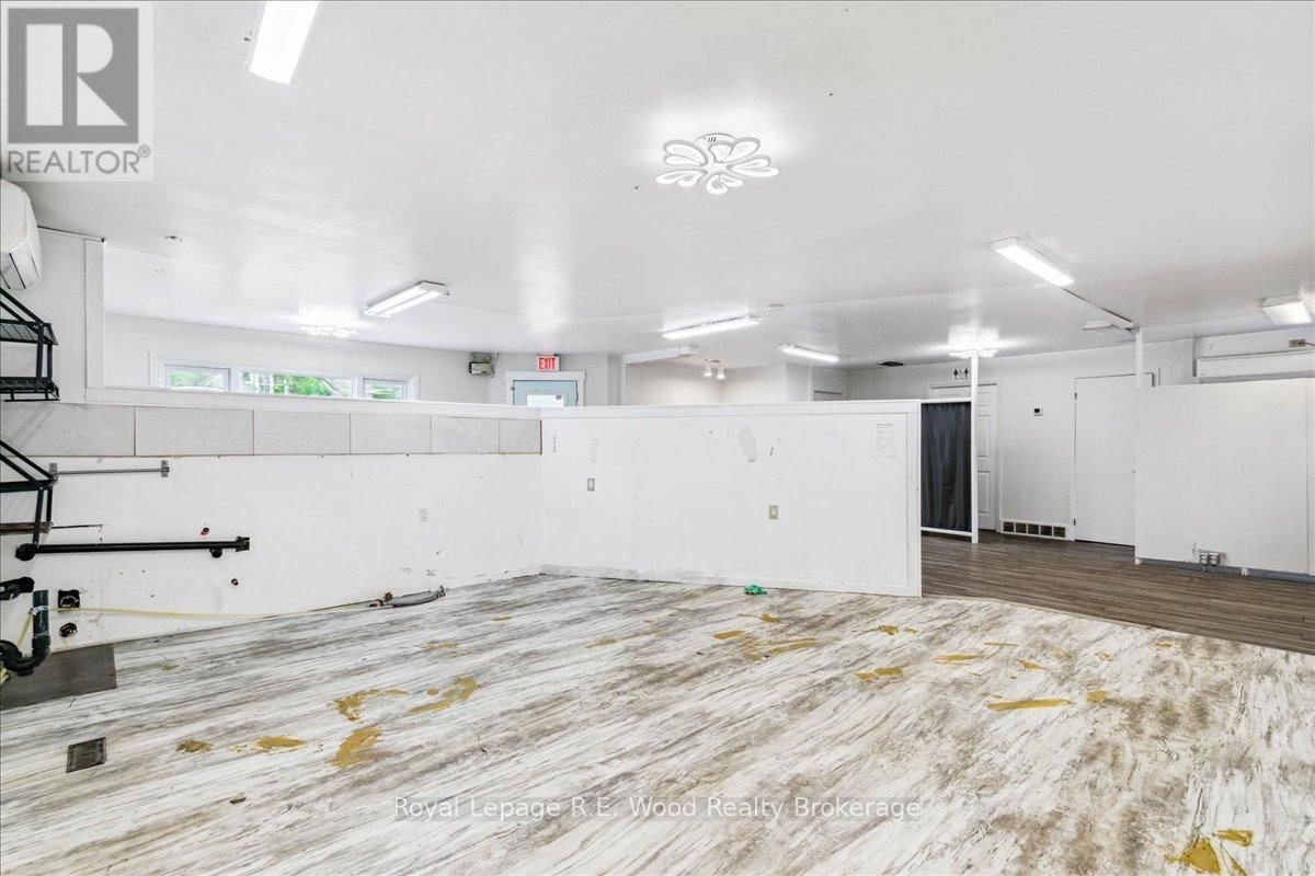 29 WELLINGTON STREET Image 16