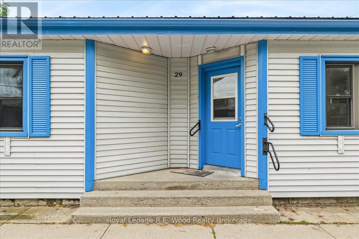29 WELLINGTON STREET Image 4