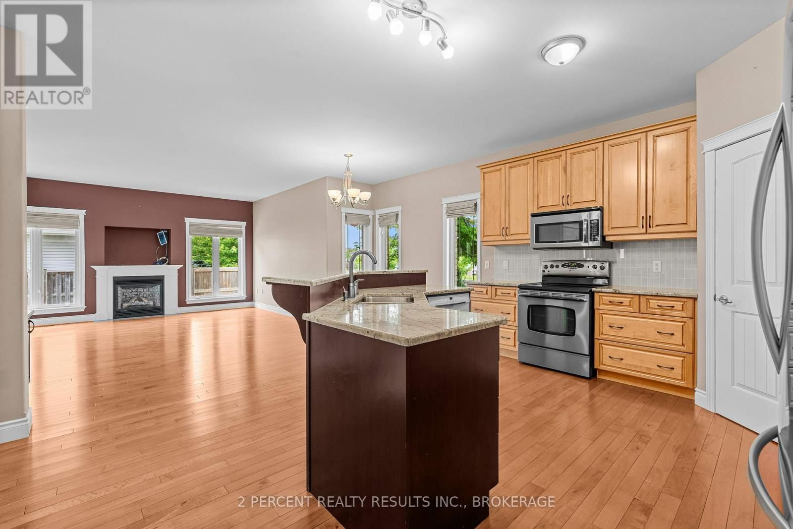 873 JASMINE STREET Image 9