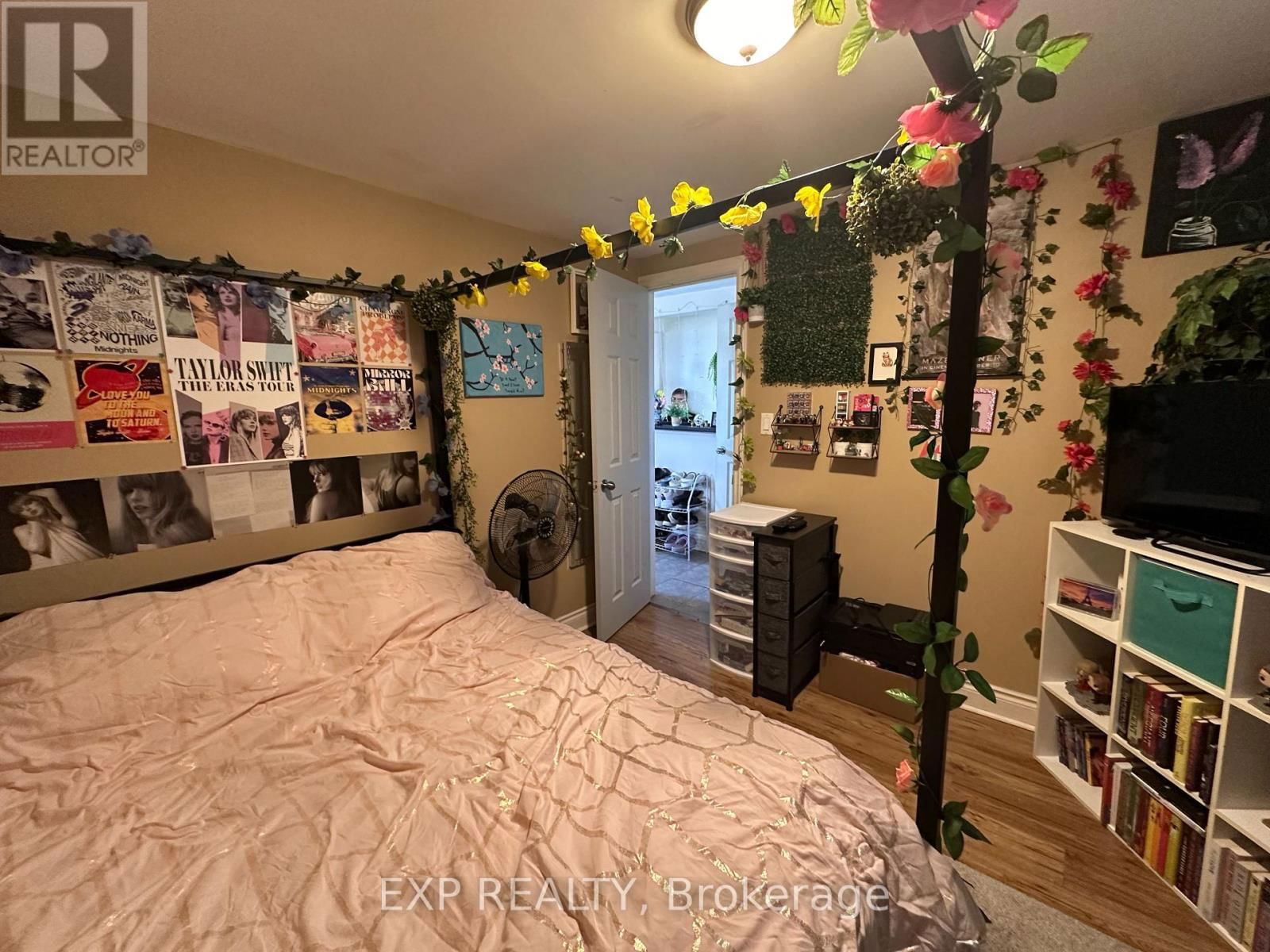 203 GROVE STREET Image 19