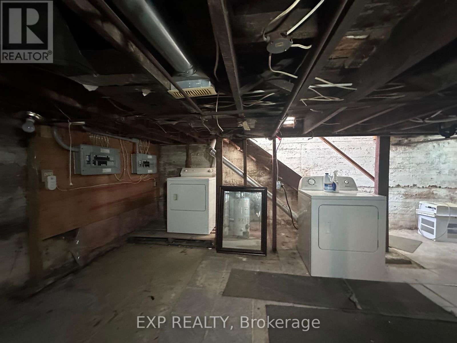 203 GROVE STREET Image 23