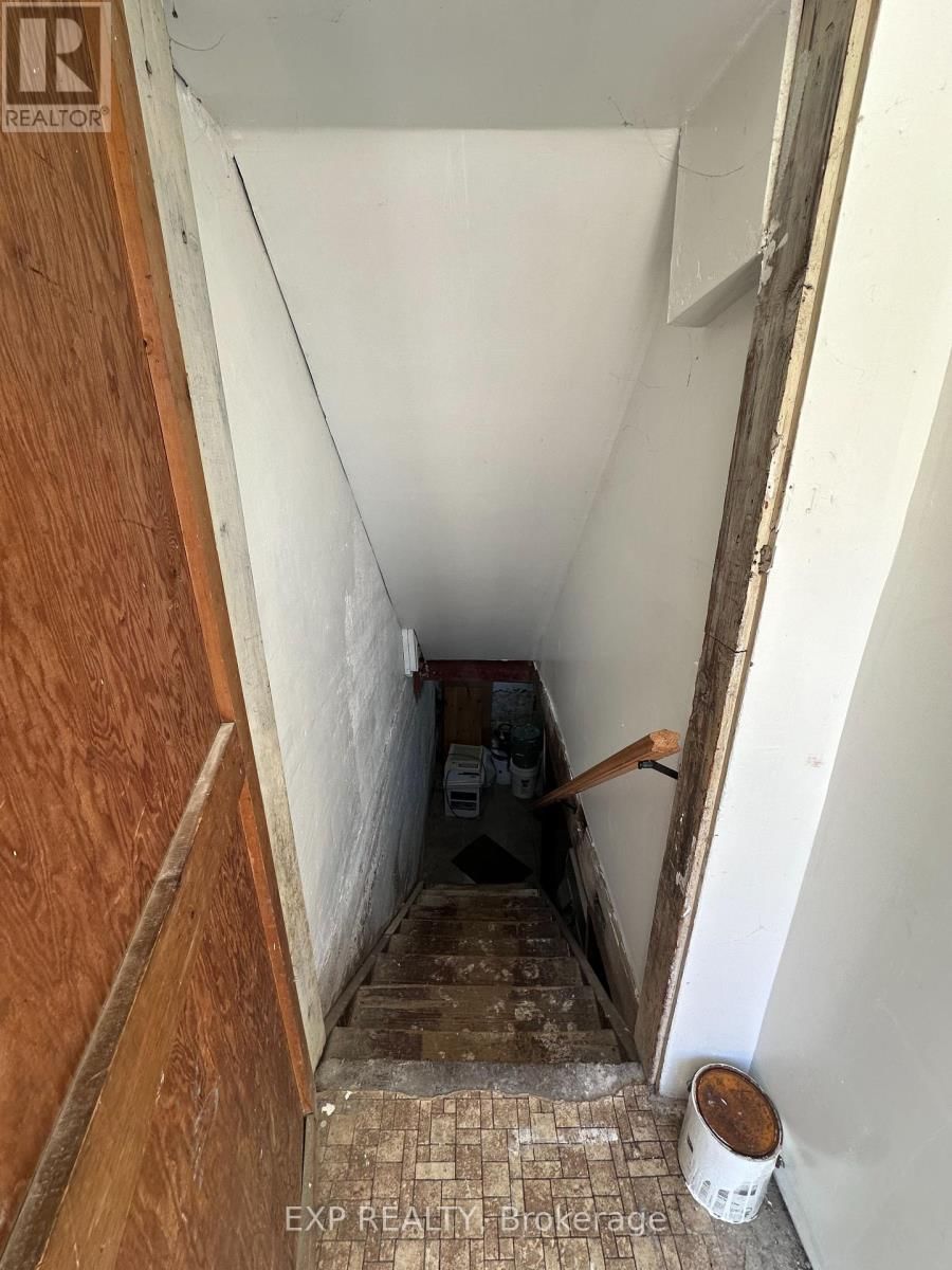 203 GROVE STREET Image 28