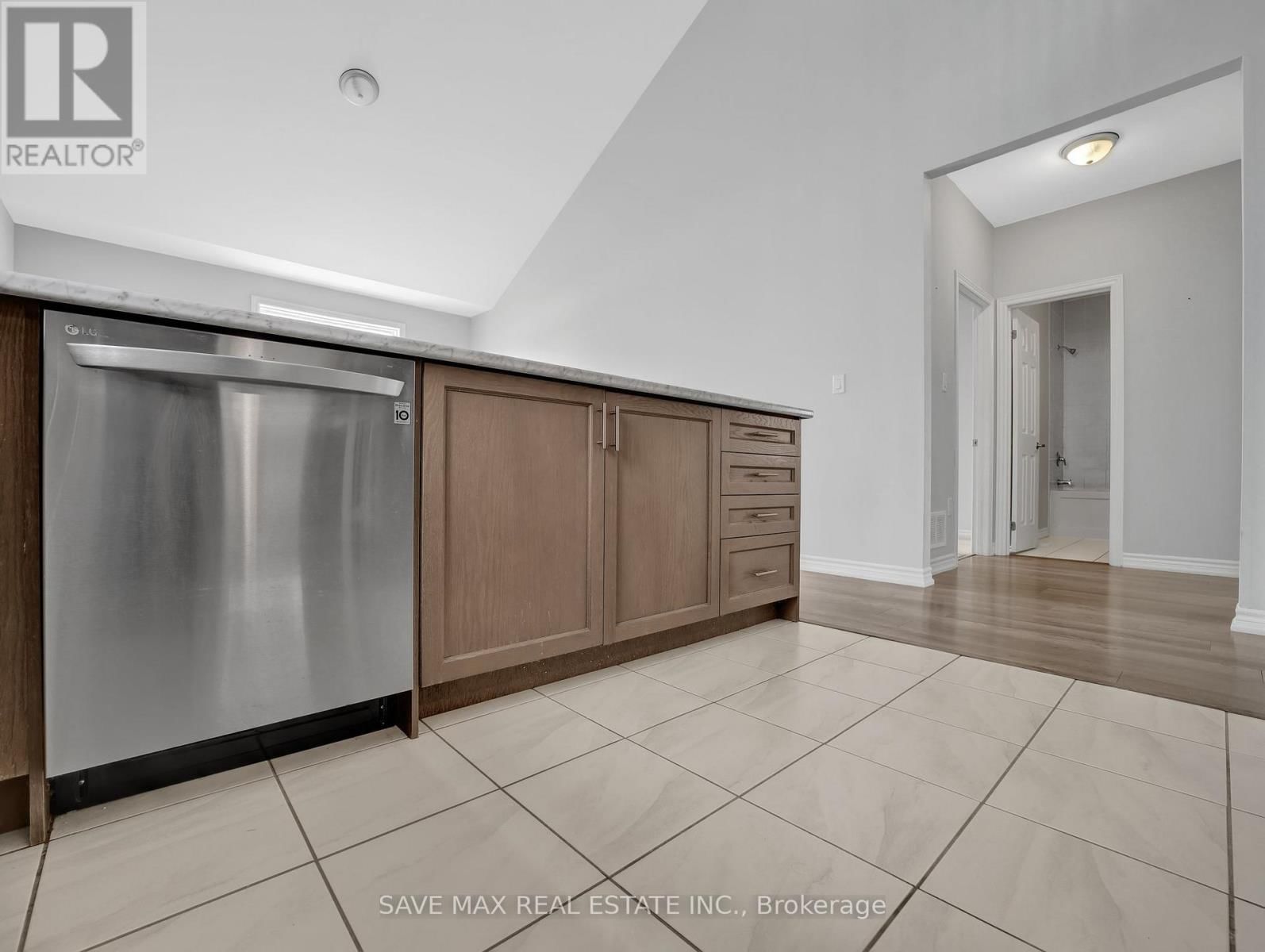 1511 MARINA DRIVE Image 24