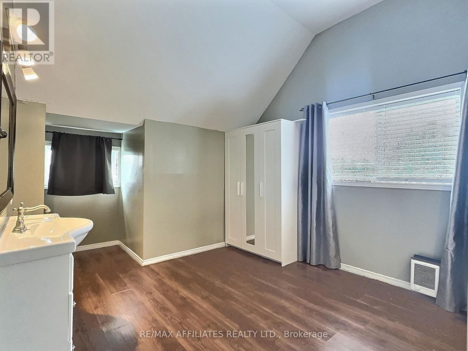 861 LOUIS ERNEST ROAD Image 34
