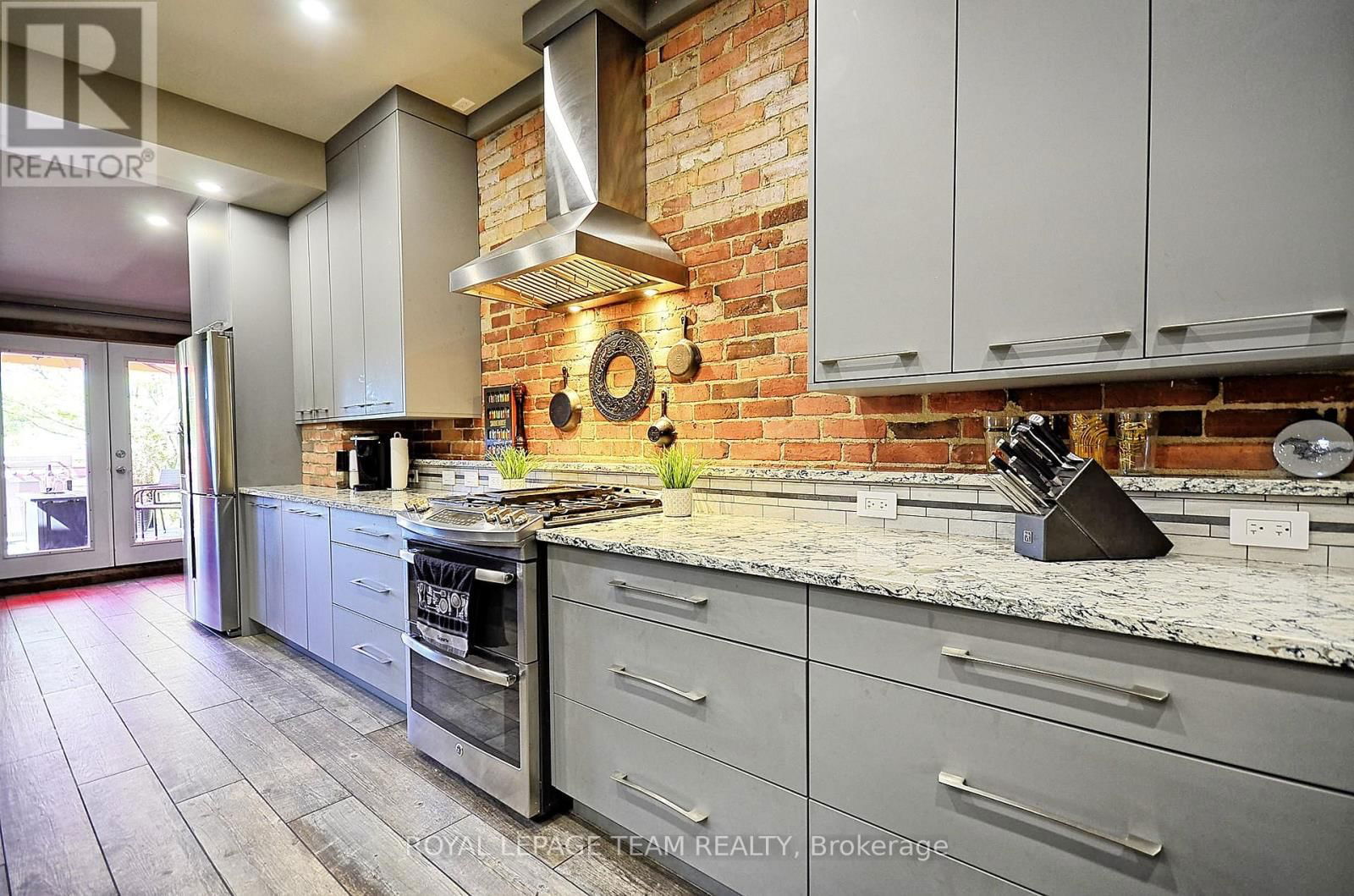 26 ELGIN STREET WEST Image 30