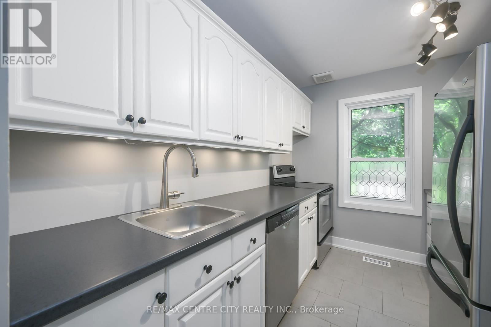 48 - 92 HOMESTEAD CRESCENT Image 5