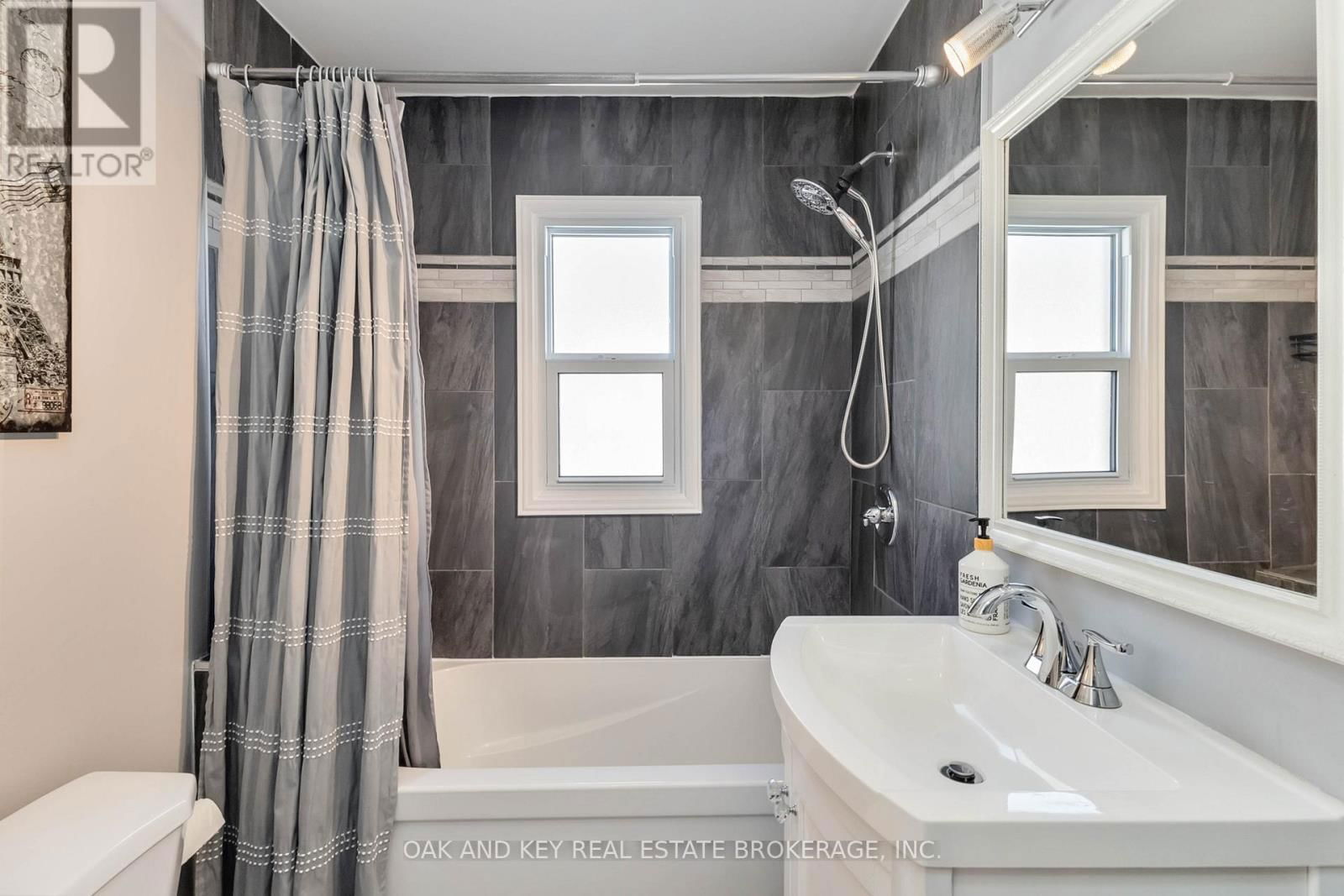 87 ELGIN STREET Image 21