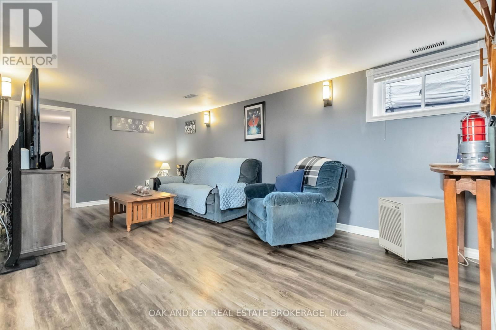 87 ELGIN STREET Image 35