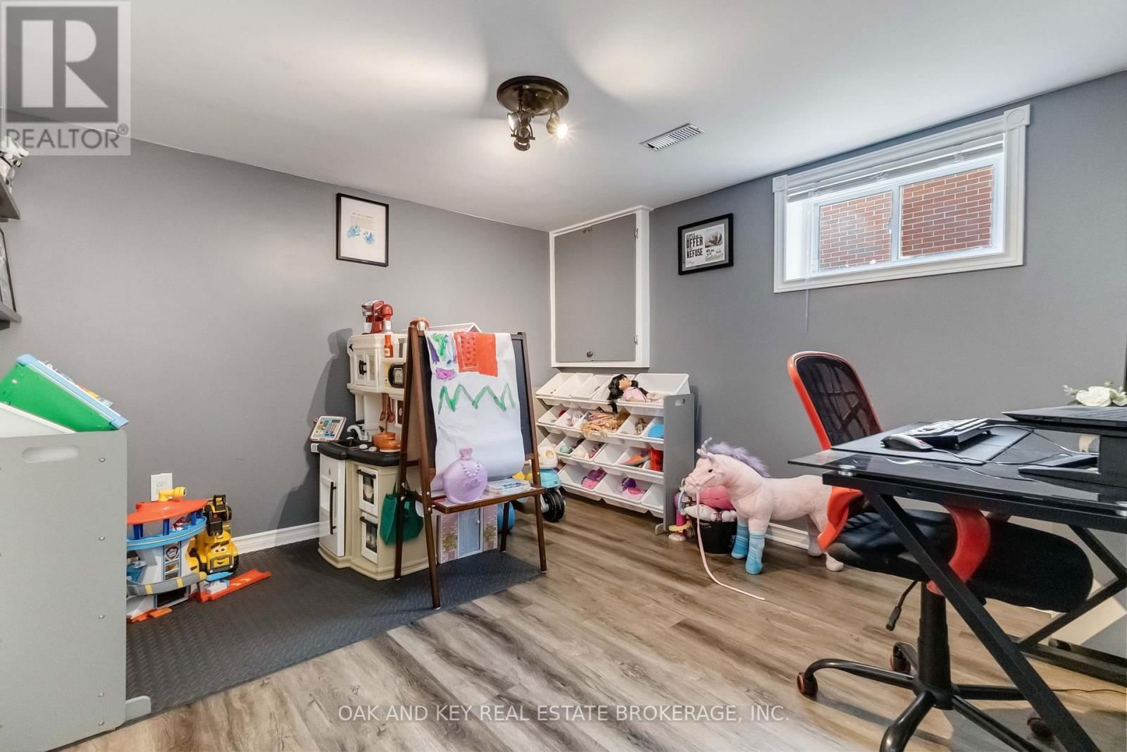 87 ELGIN STREET Image 38
