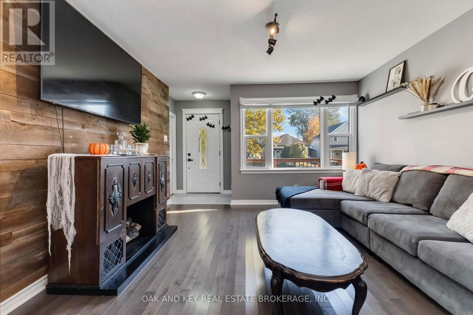 87 ELGIN STREET Image 6