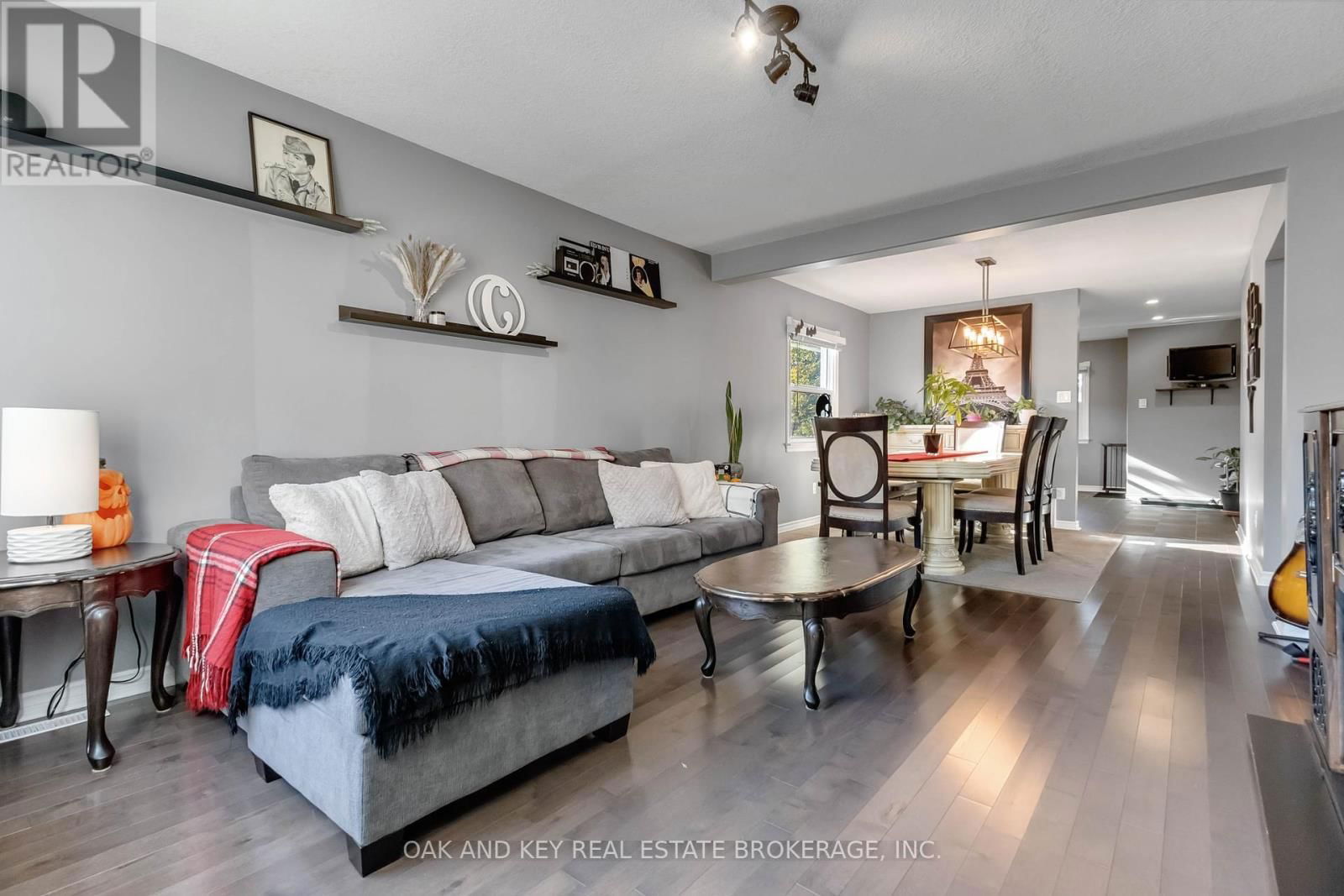 87 ELGIN STREET Image 8