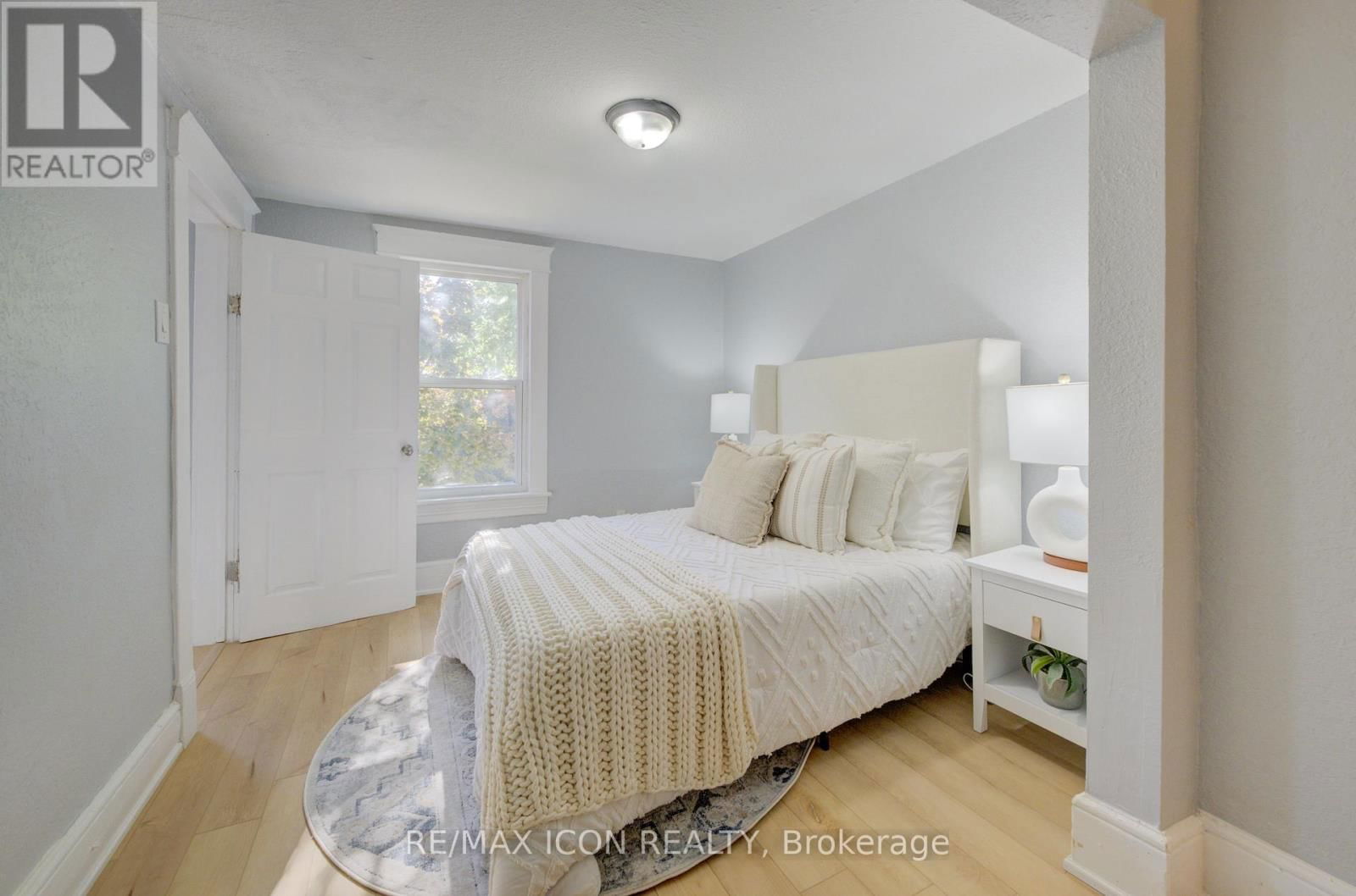 63 BROOK STREET Image 10