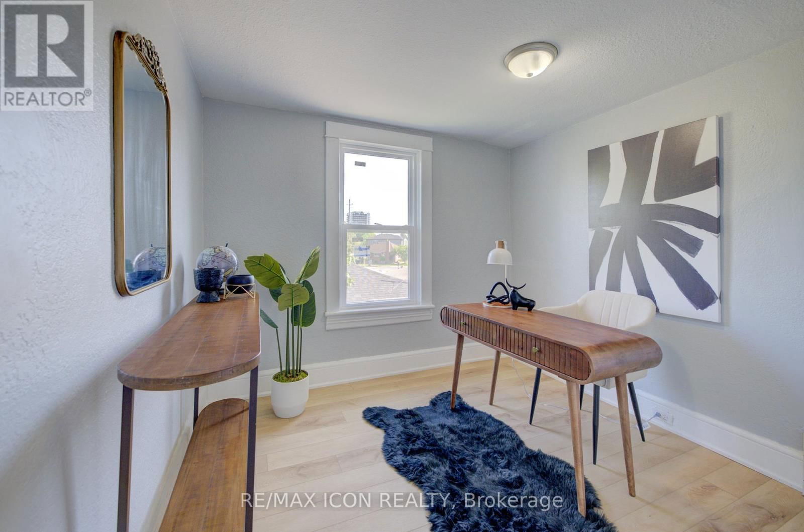 63 BROOK STREET Image 14