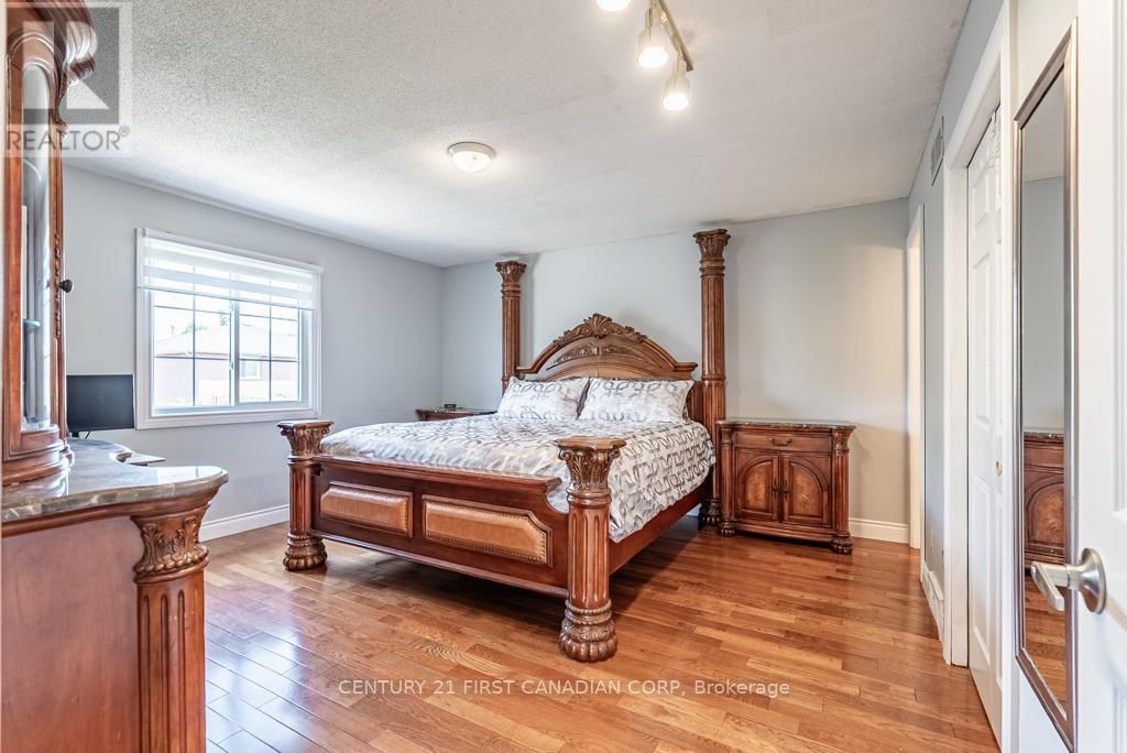 169 ASHLEY CRESCENT Image 14