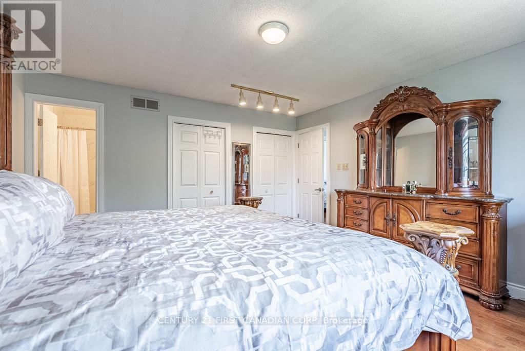 169 ASHLEY CRESCENT Image 15