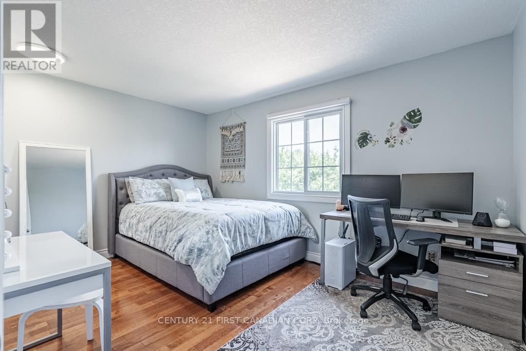 169 ASHLEY CRESCENT Image 18