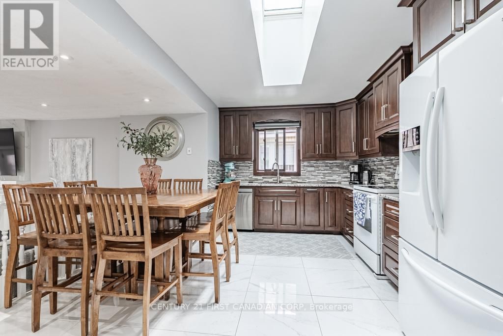 169 ASHLEY CRESCENT Image 23