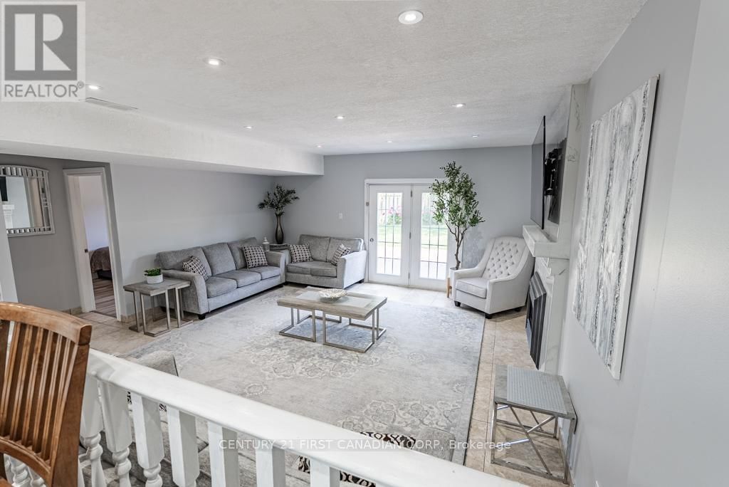 169 ASHLEY CRESCENT Image 29