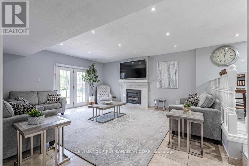 169 ASHLEY CRESCENT Image 30