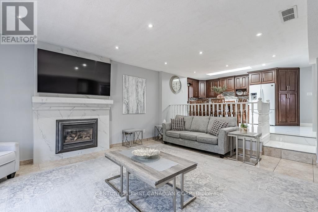 169 ASHLEY CRESCENT Image 32
