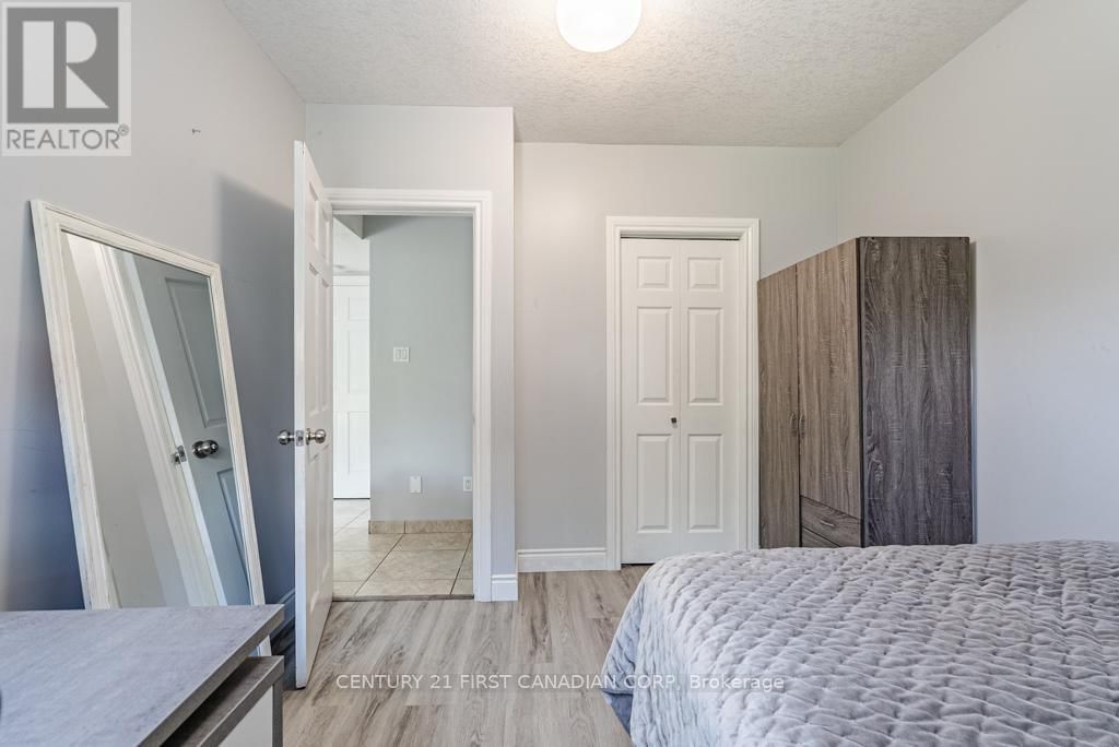 169 ASHLEY CRESCENT Image 35