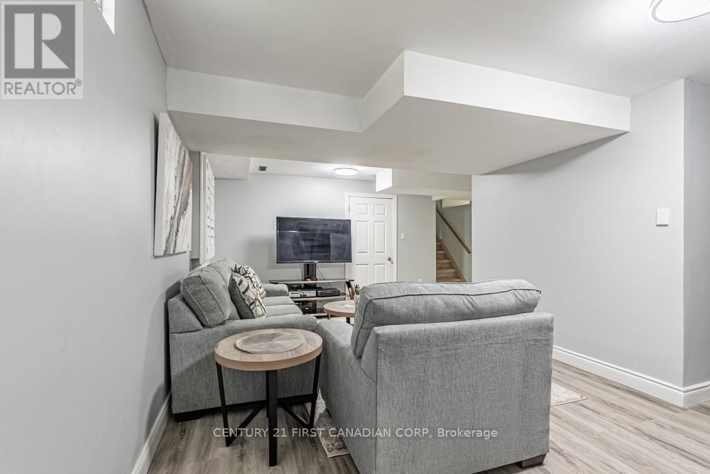 169 ASHLEY CRESCENT Image 38
