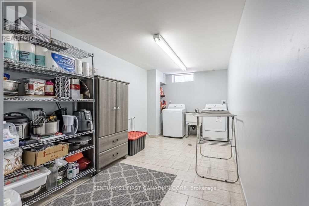 169 ASHLEY CRESCENT Image 39