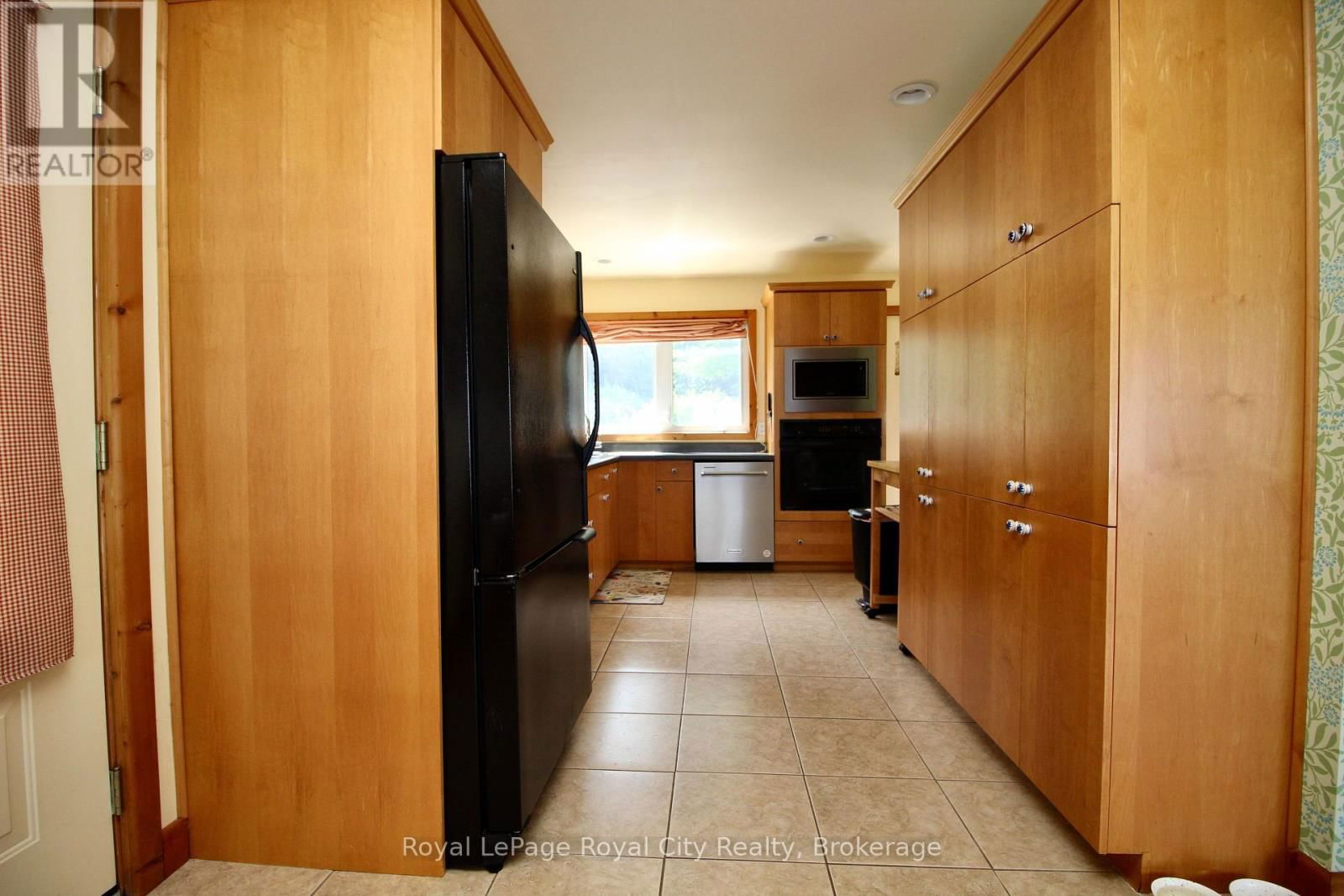 14 DOCK LANE Image 15