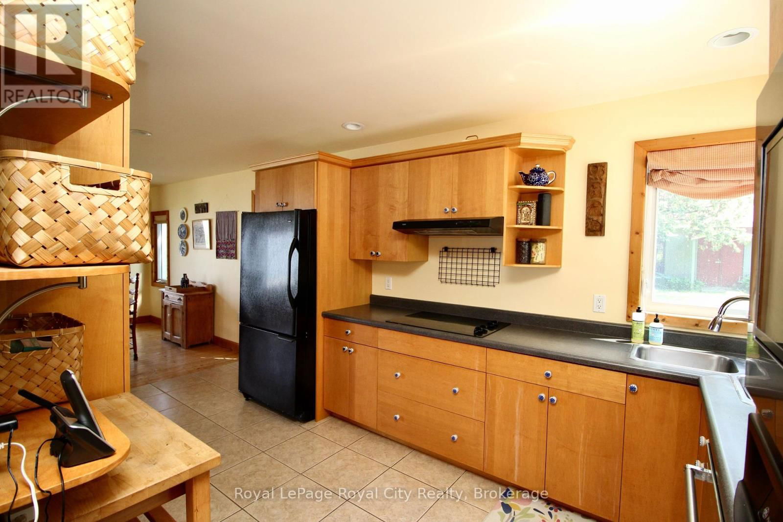 14 DOCK LANE Image 17