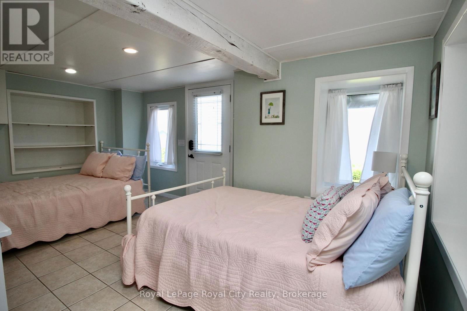 14 DOCK LANE Image 27