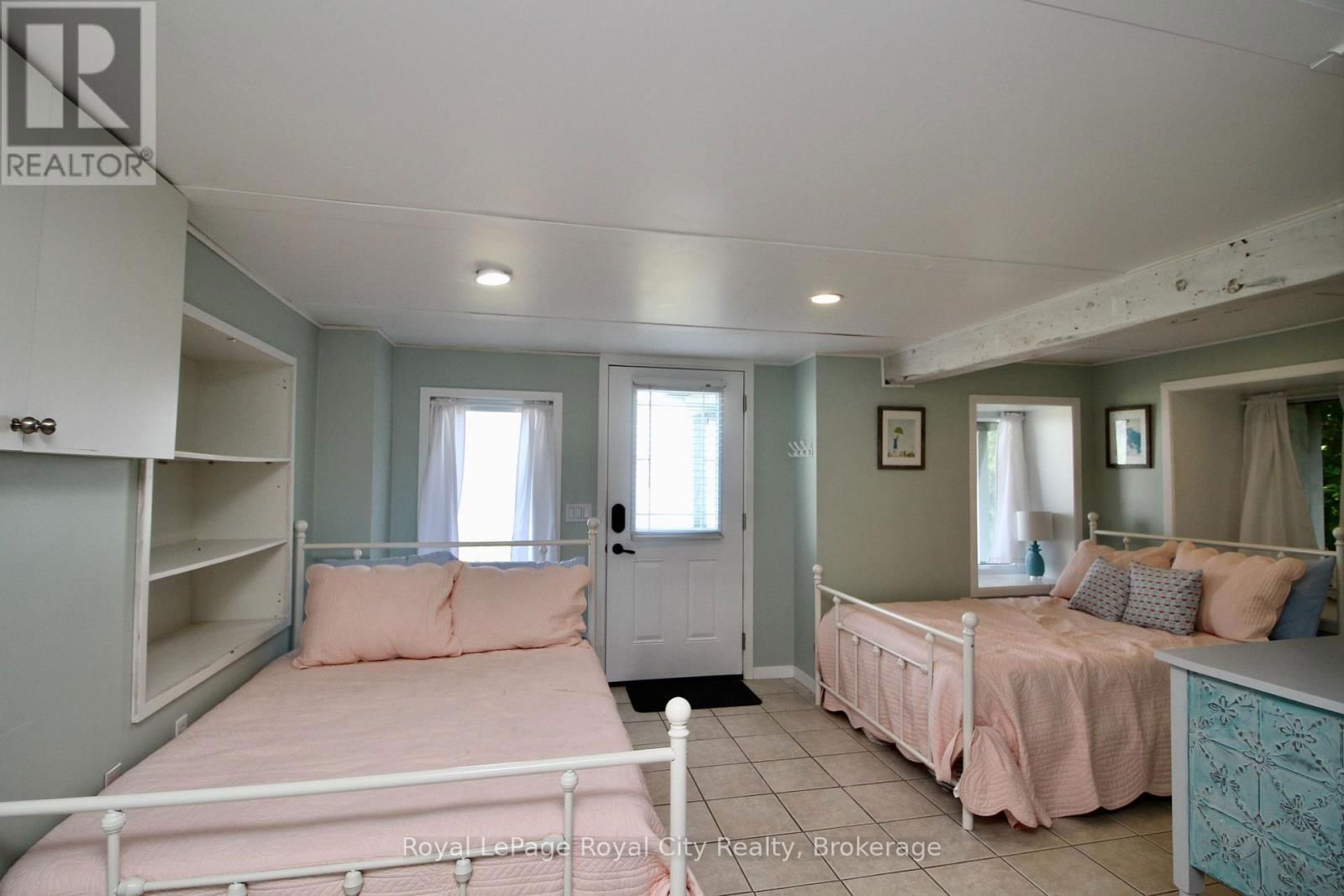 14 DOCK LANE Image 28