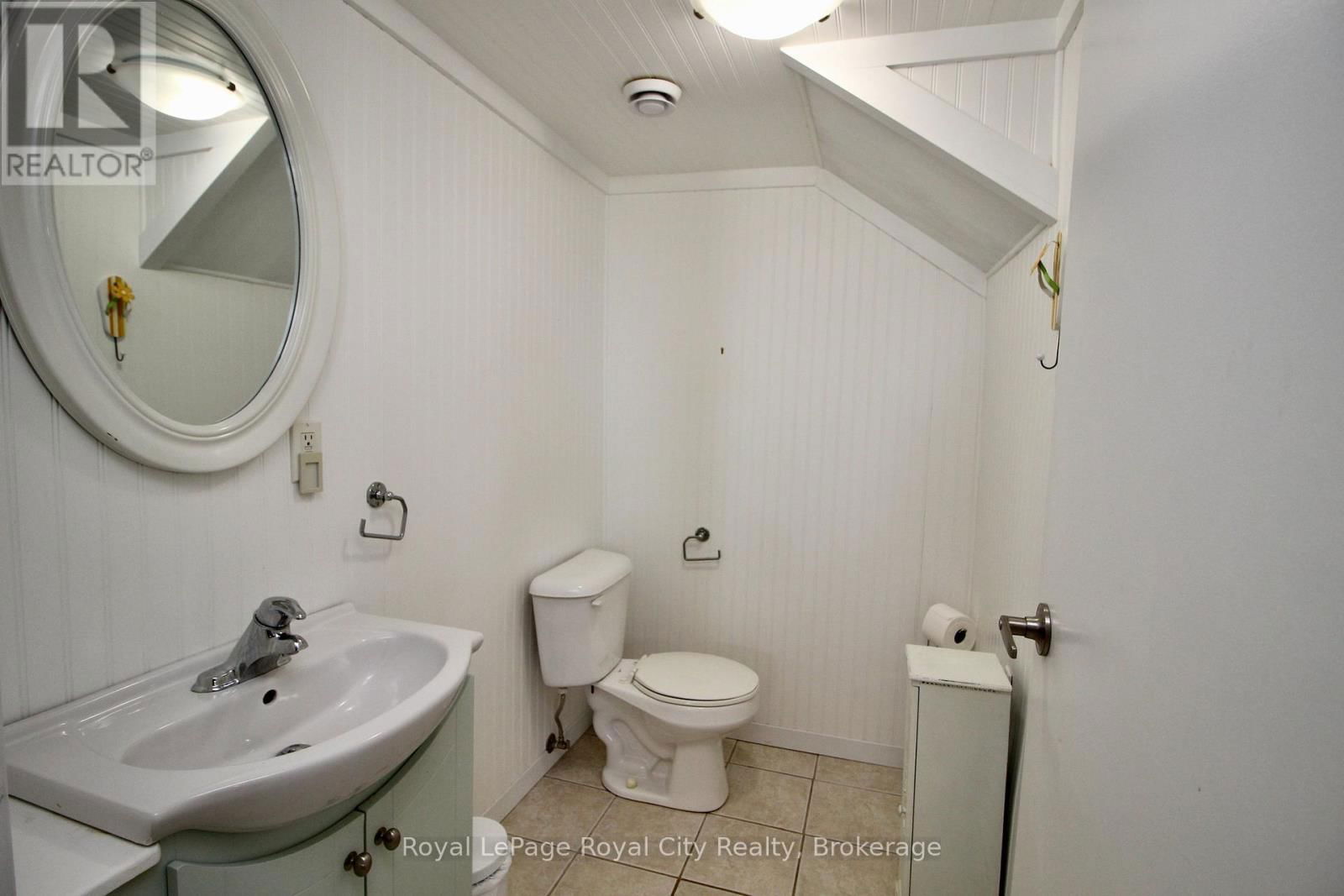 14 DOCK LANE Image 31